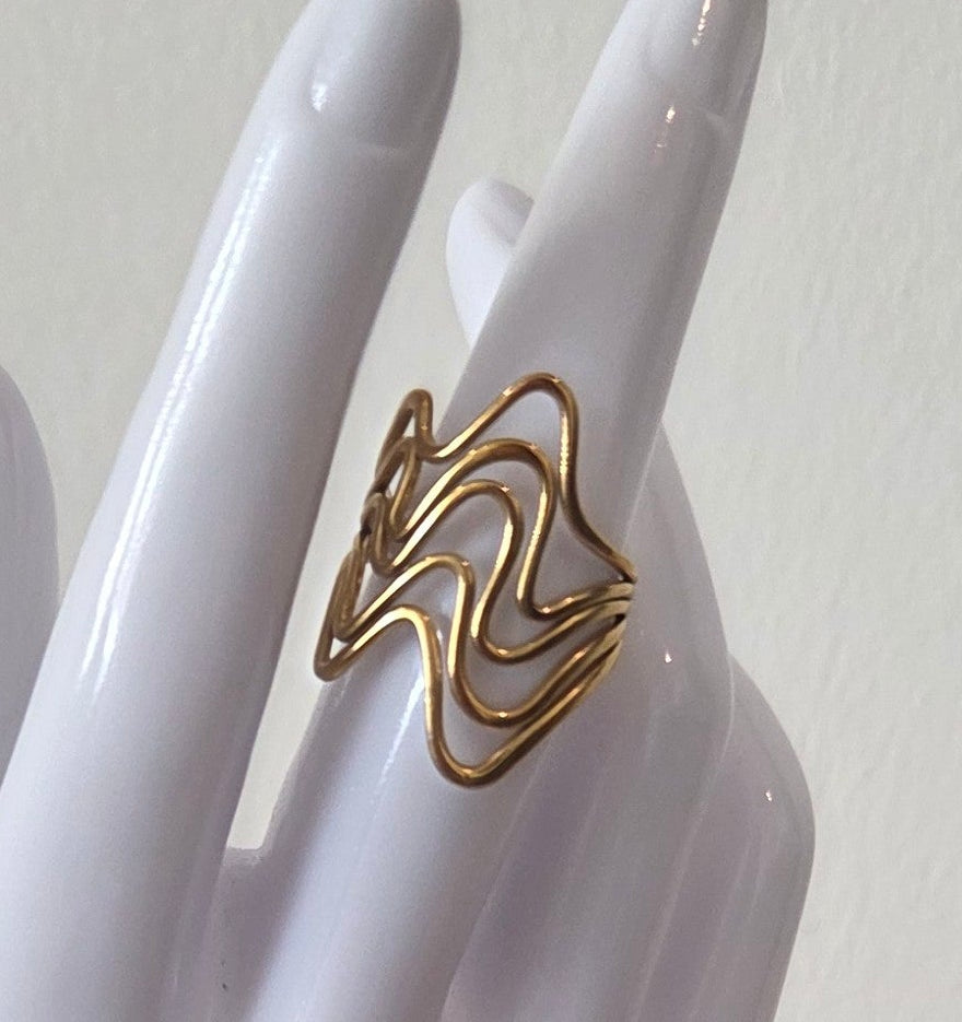 Bague Ondulée Ajourée Dorée