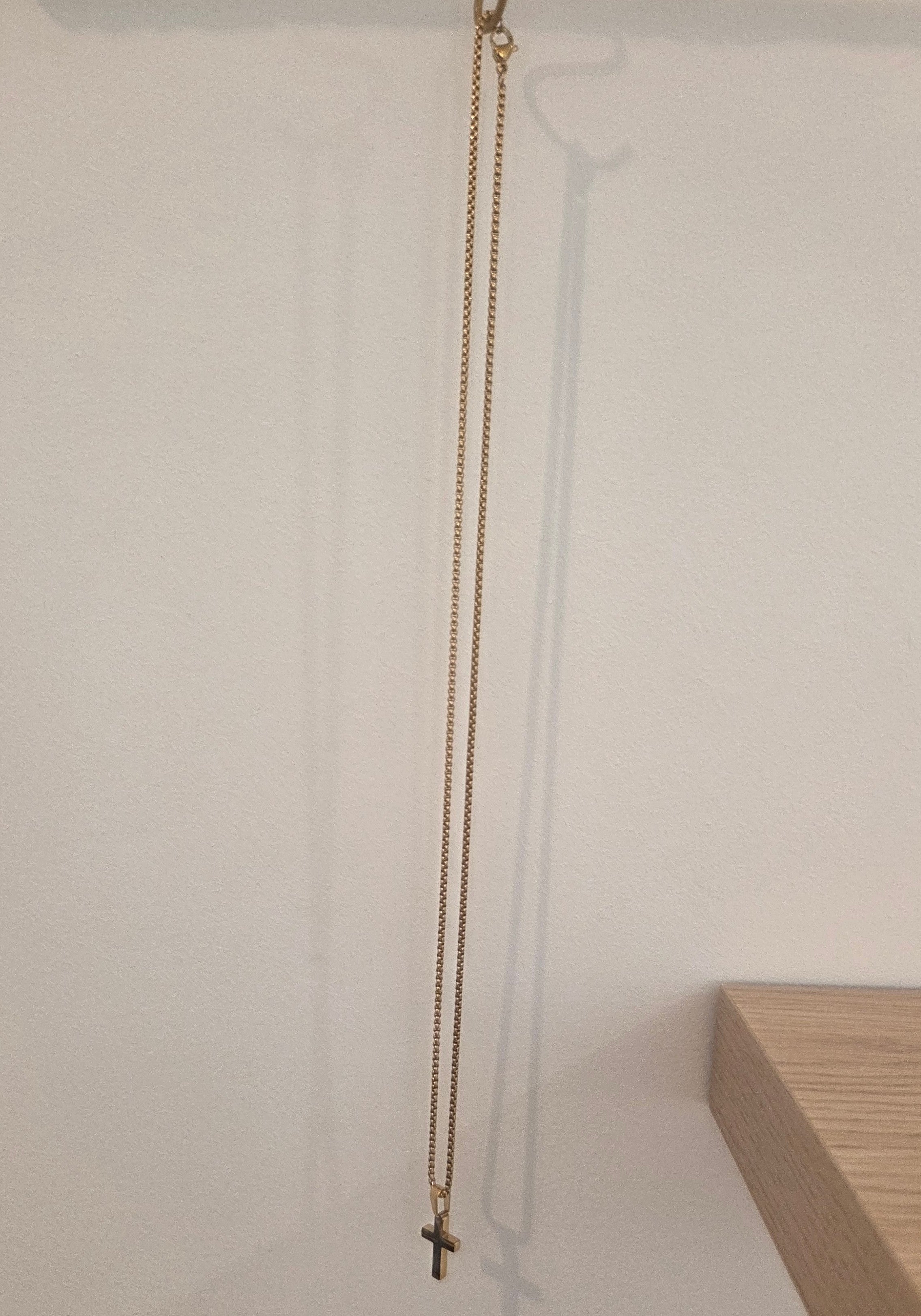 Collier Chaîne Croix Dorée — Acier Titane | 59 cm