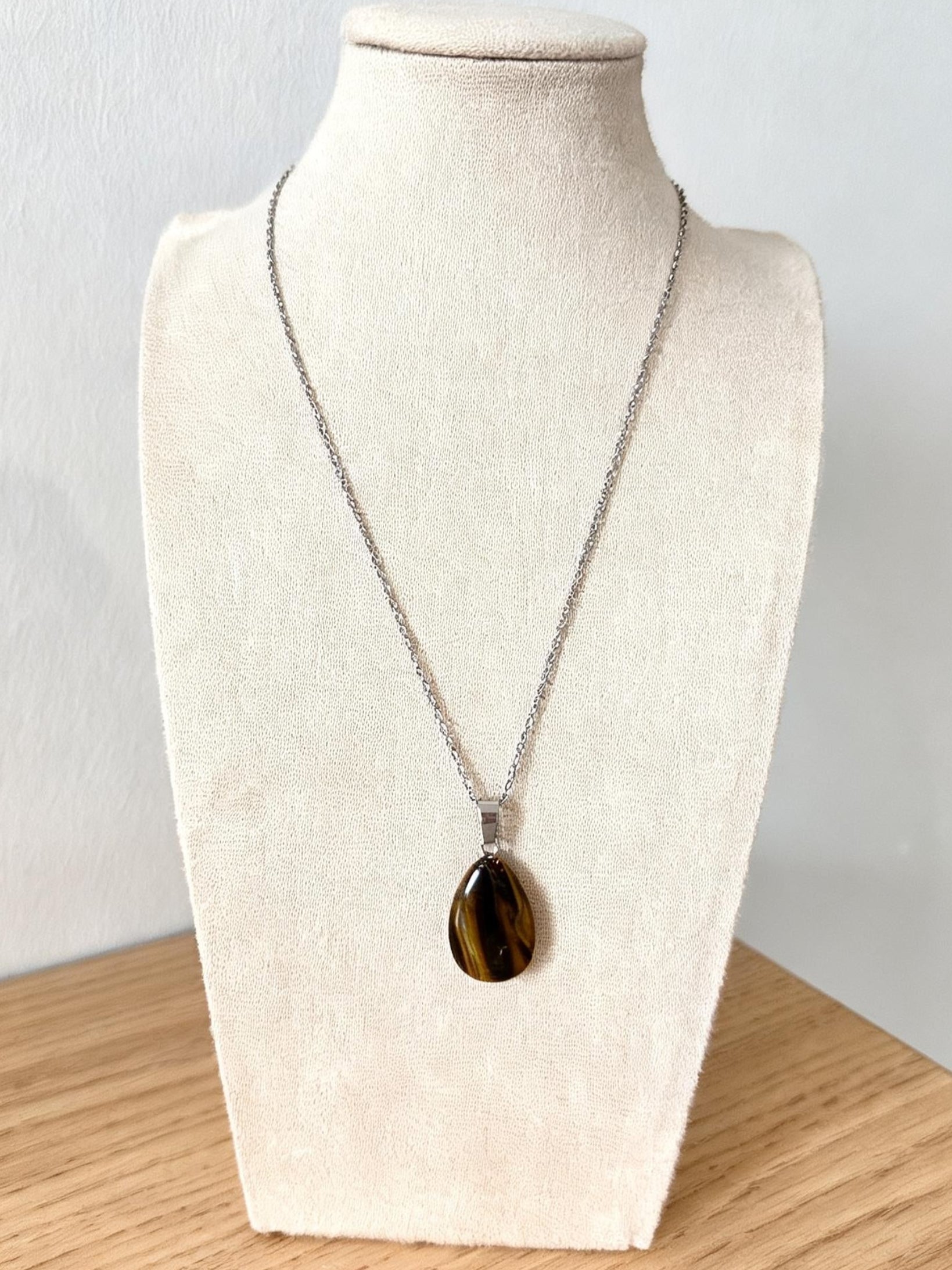 Collier Chaîne Argentée Acier Inoxydable 304 – Pendentif Goutte Œil de Tigre